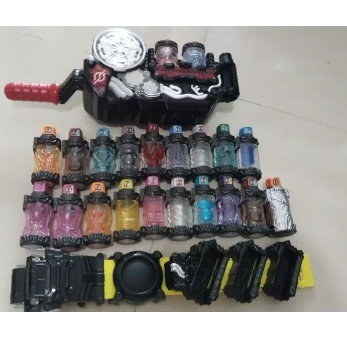 Dx kamenrider build เเถวบนสุดเป็นขวดdx ที่เหลือSg/gp
