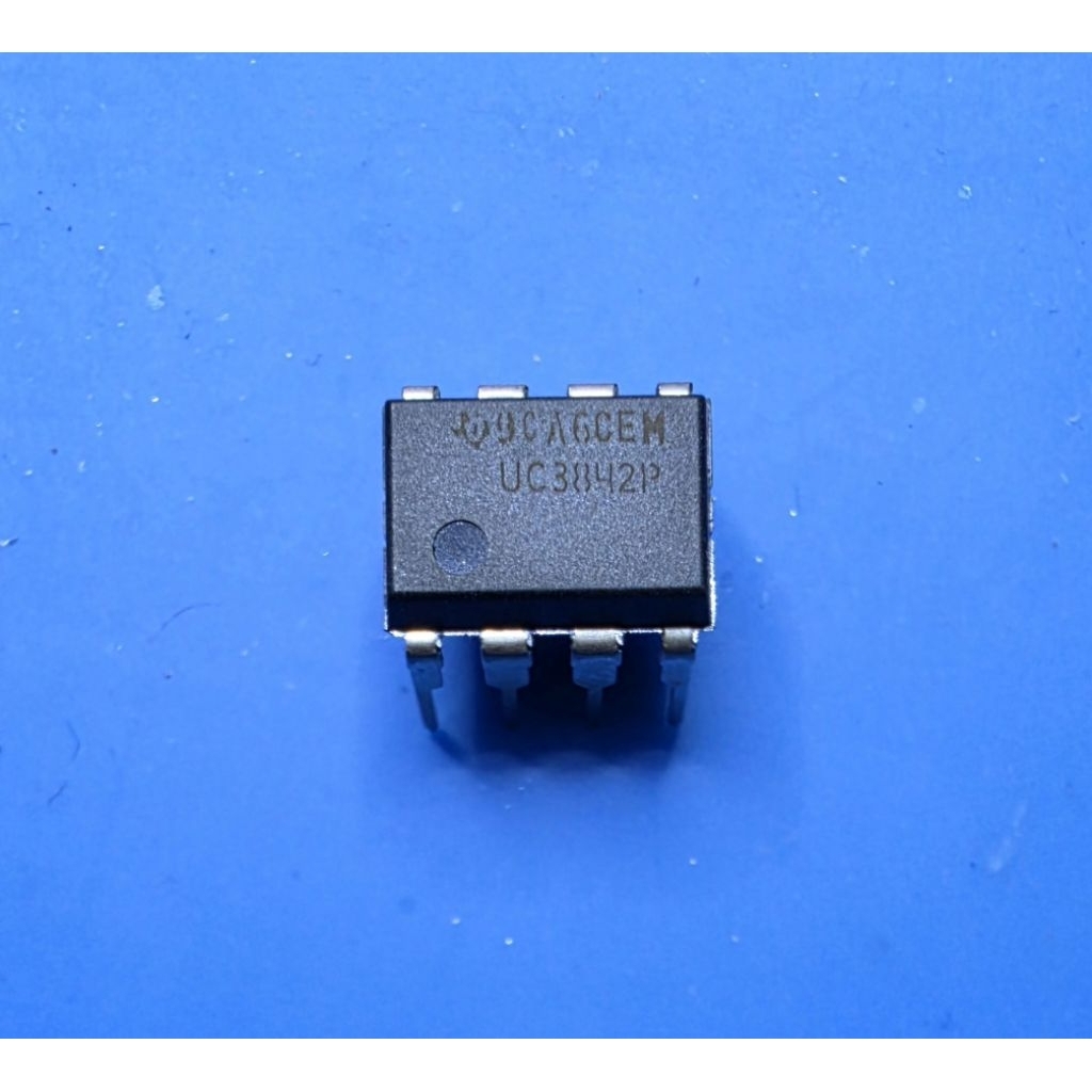 IC UC3842, UC3842P, 3842 Current-Mode PWM Controllers DIP-8 (งานแท้)
