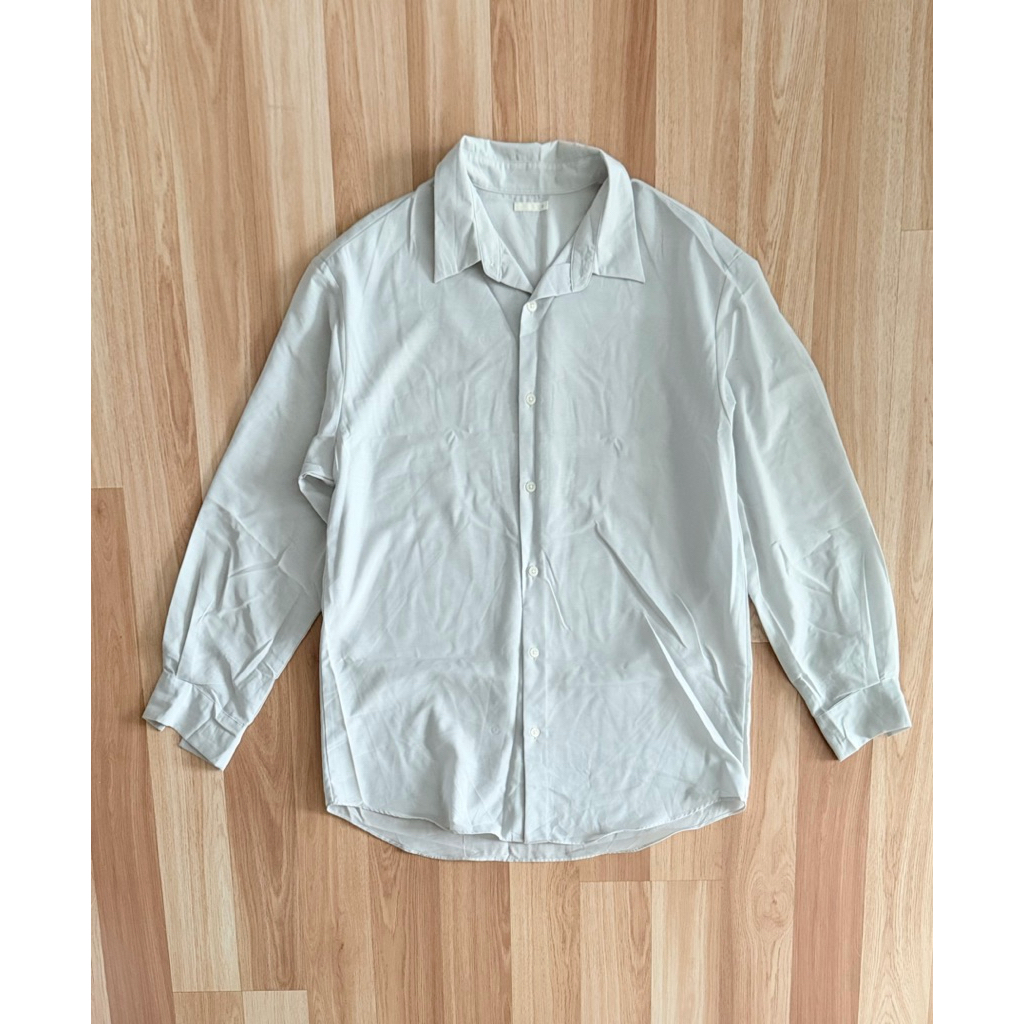 gu man shirt เทาอ่อน