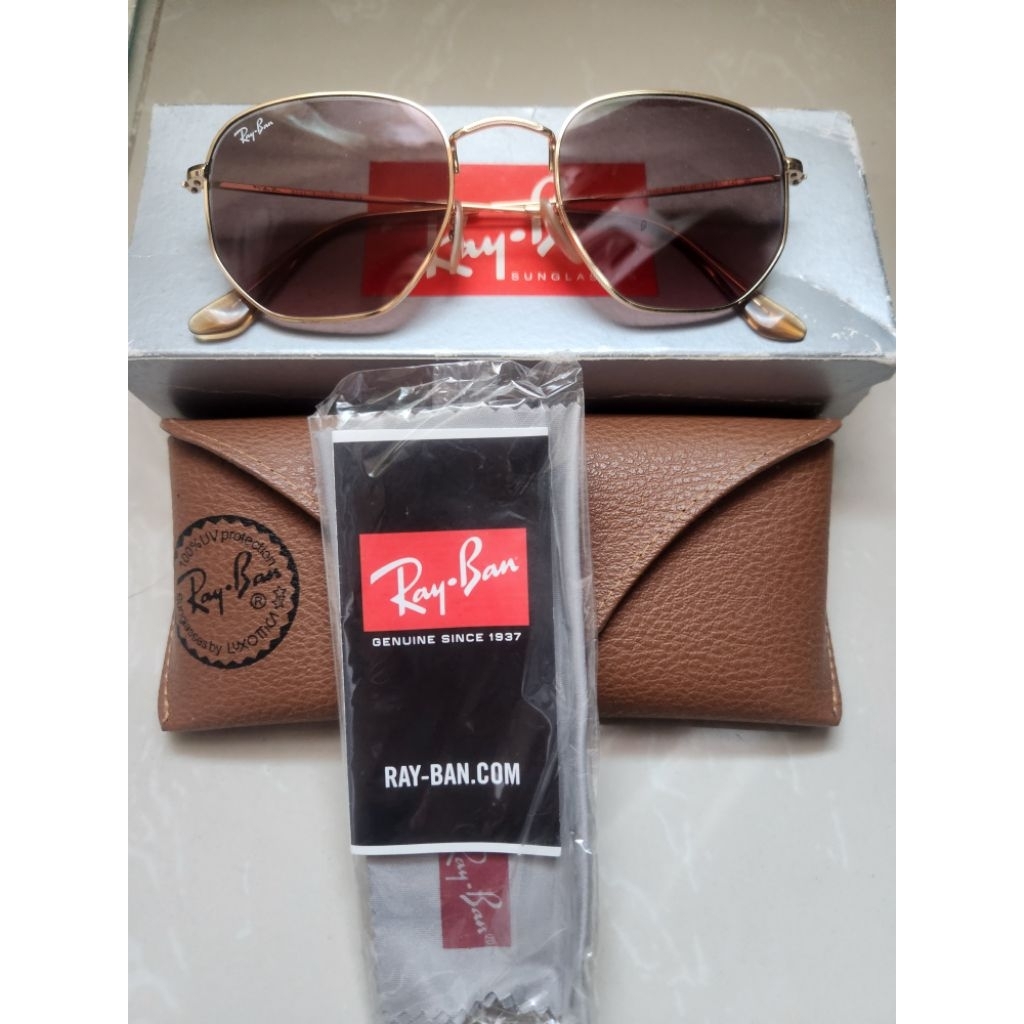 แว่นตากันแดดรุ่นRay-Ban RB3548N