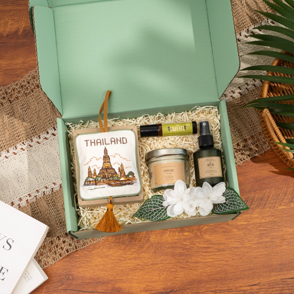 NEW IN: THAILAND/ BANGKOK IS CALLING GIFT SET เซตของขวัญที่ระลึกรวมผลิตภัณฑ์หอมอโรม่าในบ้าน