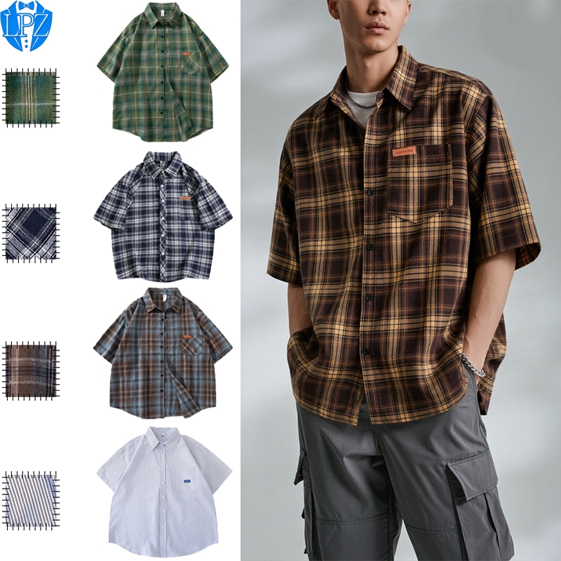 LPZ เสื้อเชิ้ตผู้ชาย ผ้าคอตตอนทนทาน ลายสก๊อต / ลายทาง + ดีไซน์ป้ายหนัง ทรงหลวม แมทช์ง่าย