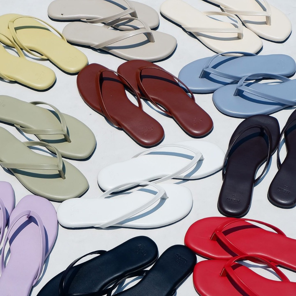 25twentyfives - รุ่น VAN รองเท้าแตะคีบทรงเรียบๆ สีน่ารักมาก มีส่งด่วน**