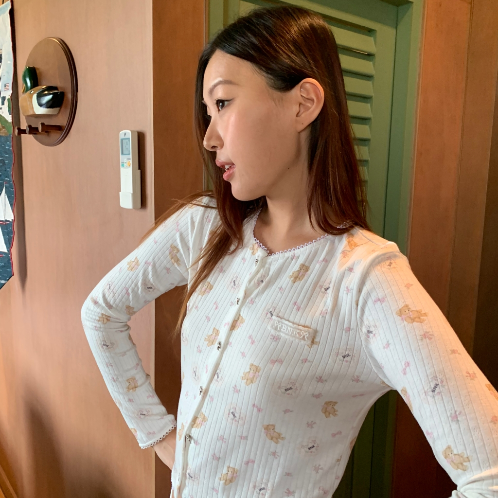 BNK MILA CARDIGAN เสื้อคลุมแขนยาวแต่งดีเทลกระดุมโบว์และระบาย สินค้าเฉพาะเสื้อคลุม (PREORDER บางไซส์)