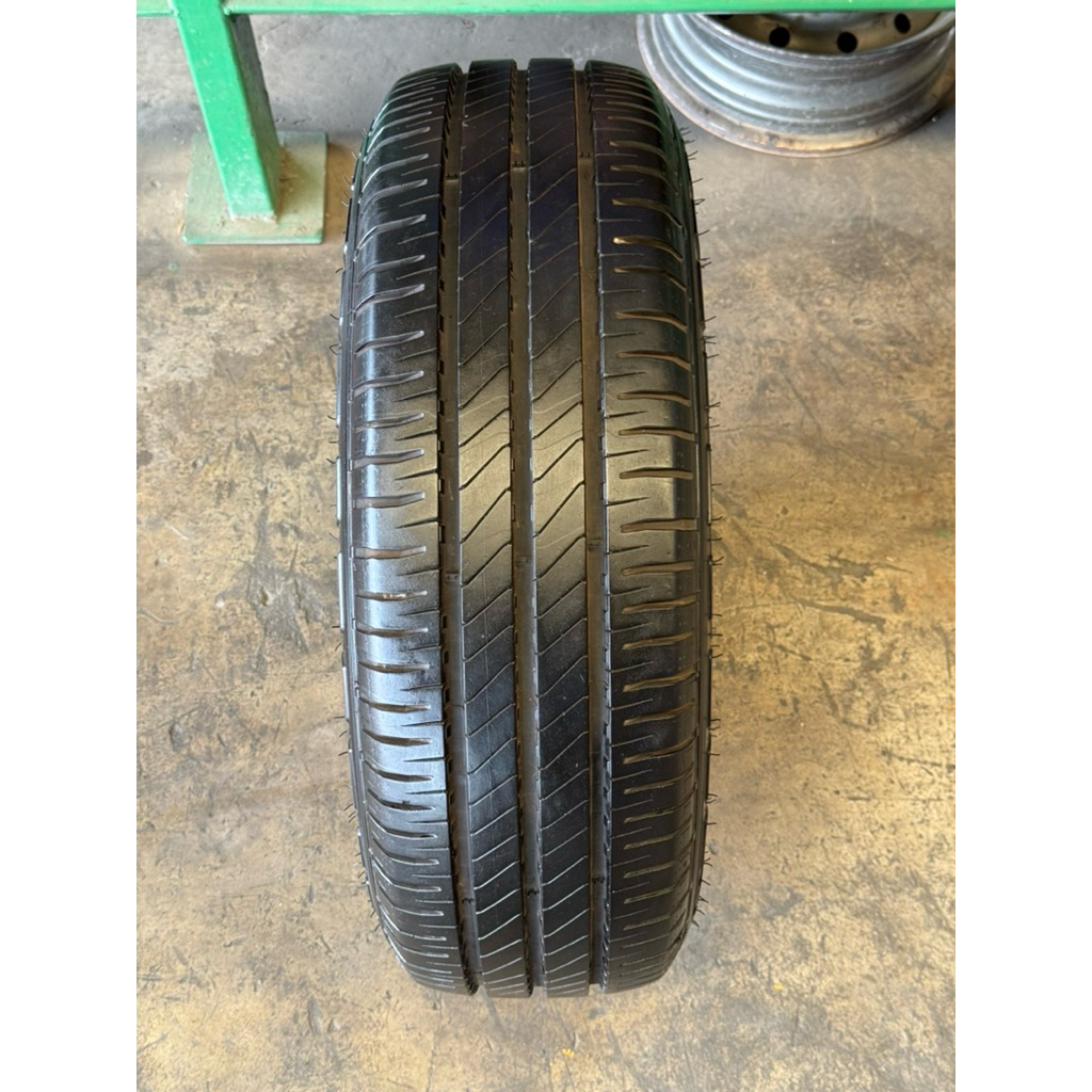 ยางรถยนต์มือสอง Michelin Agilis3 215/65R16ปี24