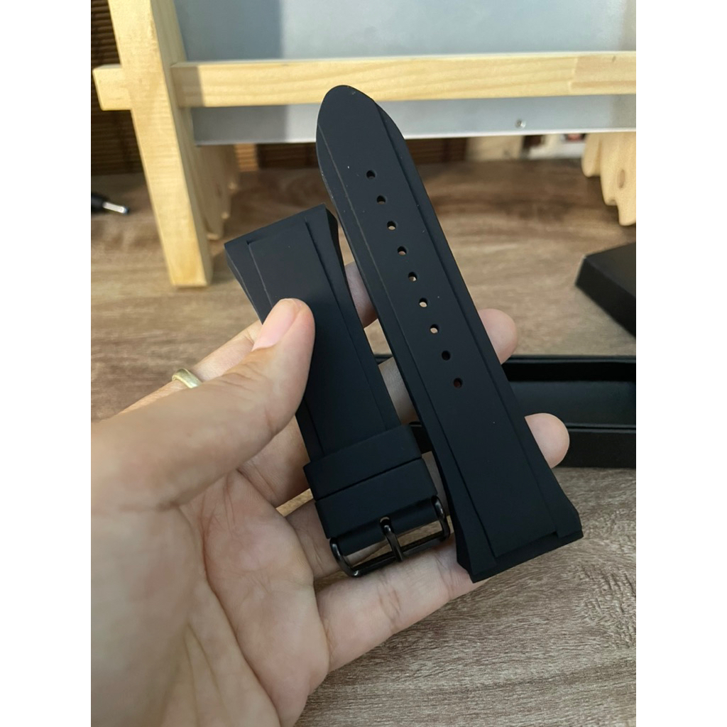 สาย GUESS LEGACY w1049g5 #สายนาฬิกา #สายguess #guess #siliconestrap #siliconeblack