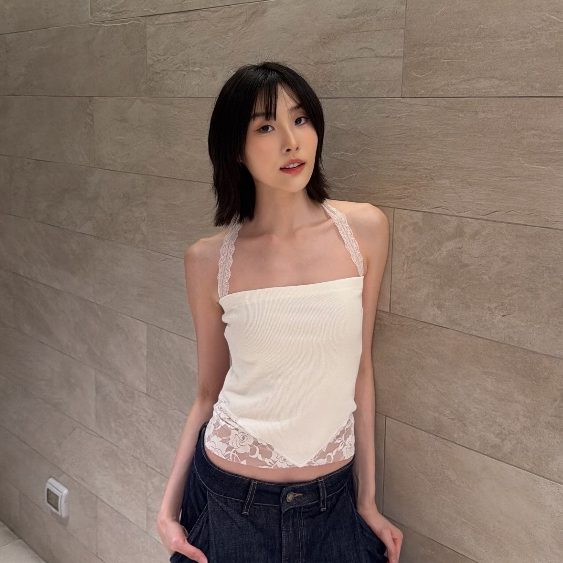 BONDI HALTER TOP เสื้อเกาะอกลูกไม้ผูกคอ ดีเทลลูกไม้เอวสองข้าง