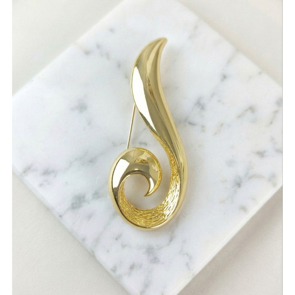✨Comtesse Menard Vintage Brooch ✨