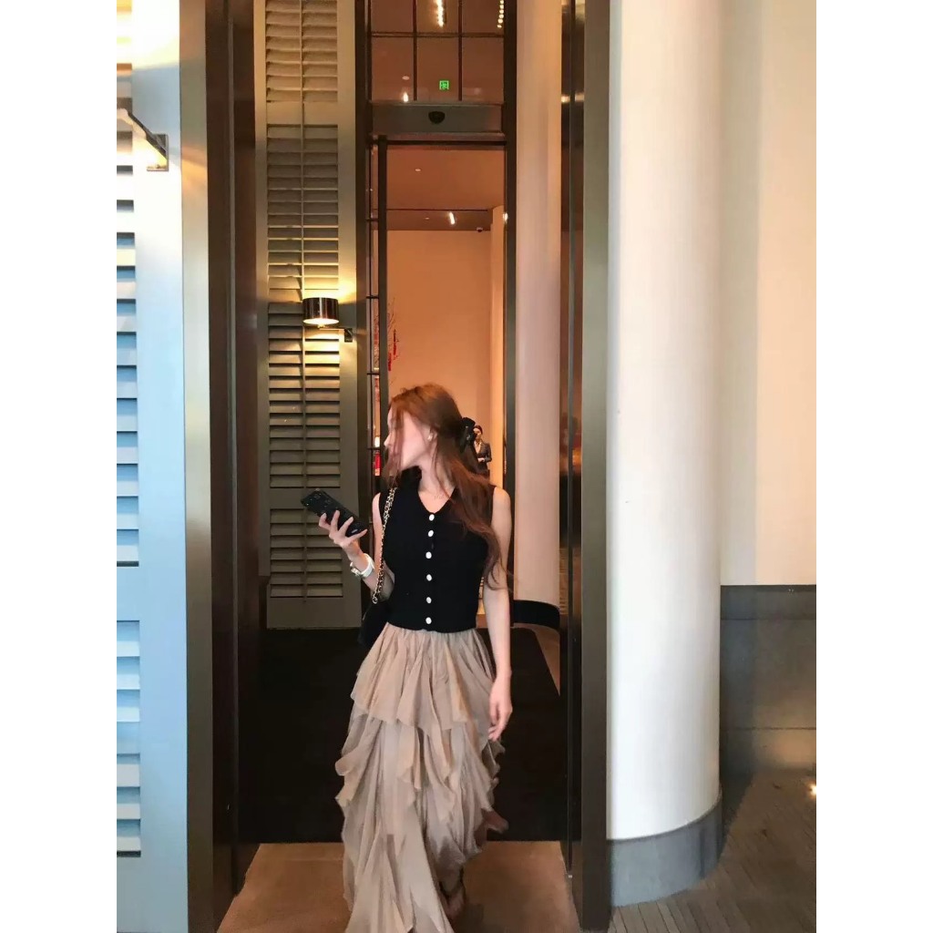 Mogwany พร้อมส่ง / **งานตัดร้าน** Meko Set (เสื้อ+กระโปรง) เสื้อแขนกุด ติดกระดุม กระโปรงเลเยอร์ ผ้าพลิ้ว น่ารักมาก