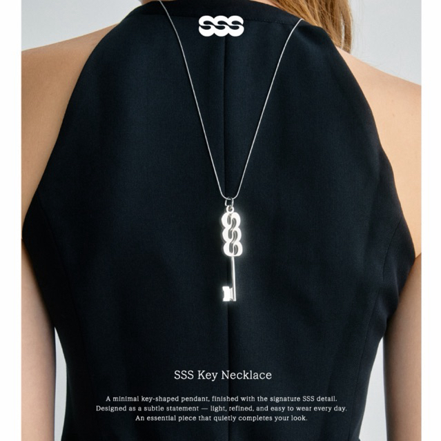 STUDIO UNKNOWN - SSS Key Necklace สร้อยคอพร้อมจี้รูปกุญแจ SSS ปรับระดับได้