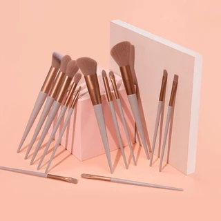 กรุงเทพฯ ]แปรงแต่งหน้า 13 ชิ้น Professional Brush Set Green Soft Powder Foundation Face Eye Brow Shadow