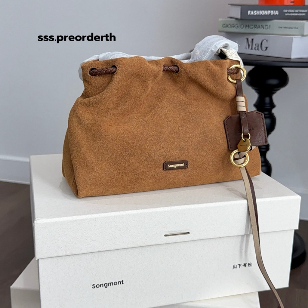 [ พร้อมส่งในไทย ] Gather Mini Suedes จากช็อป