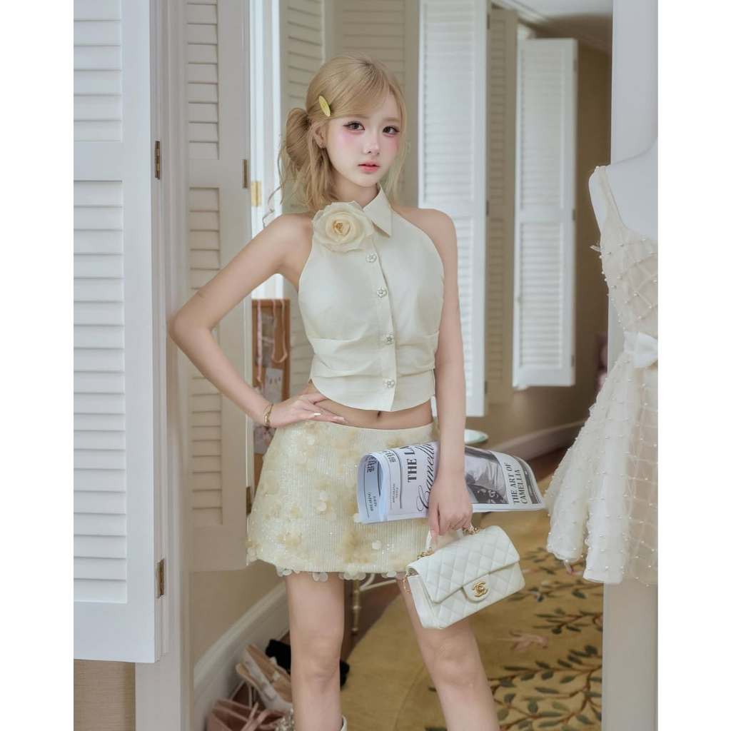 เซ็ต Ivoire Noemie เสื้อคามิเลียคอปก + กระโปรงซีควินมินิ ลุค Feminine Old Money ชุดเวียดนามพร้อมส่งจ