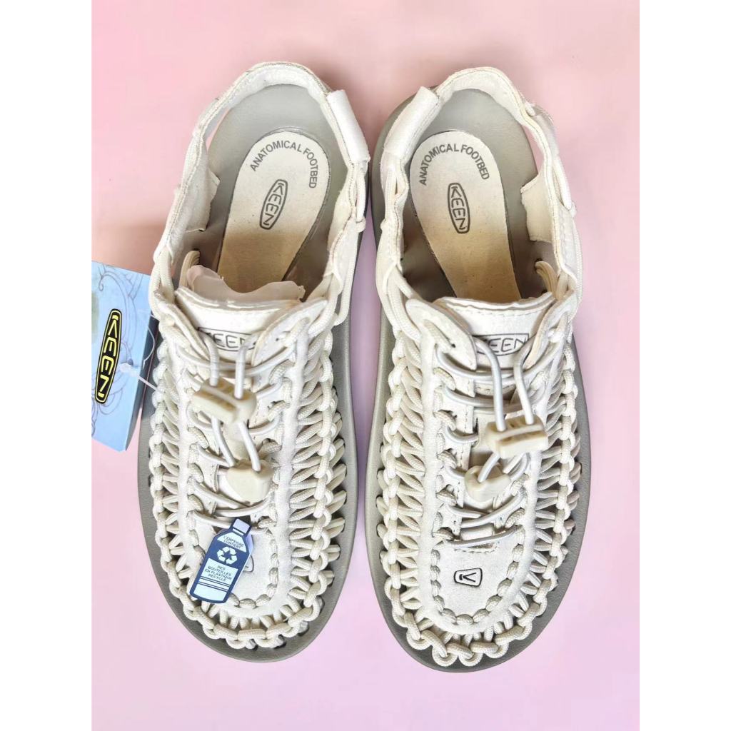 【จัดส่งทุกวัน】Outdoor sandals สีขาว/Cream ไม่จำกัดเพศ กันน้ำ กันลื่น เย็น น้ำหนักเบา ไซส์ 36-44