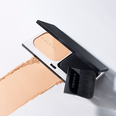 KANEBO Melty Feel Wear II 11g & COMPACT CASE (ฉลากไทย)