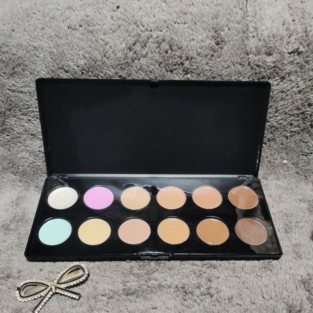 ไฮไลท์คอนทัวร์ อายแชโดว์ 12 สี  MAC  เนื้อดินน้ำมัน กล่องสีดำ ยาว FG12  สีสวย ติดทน พร้อมส่ง