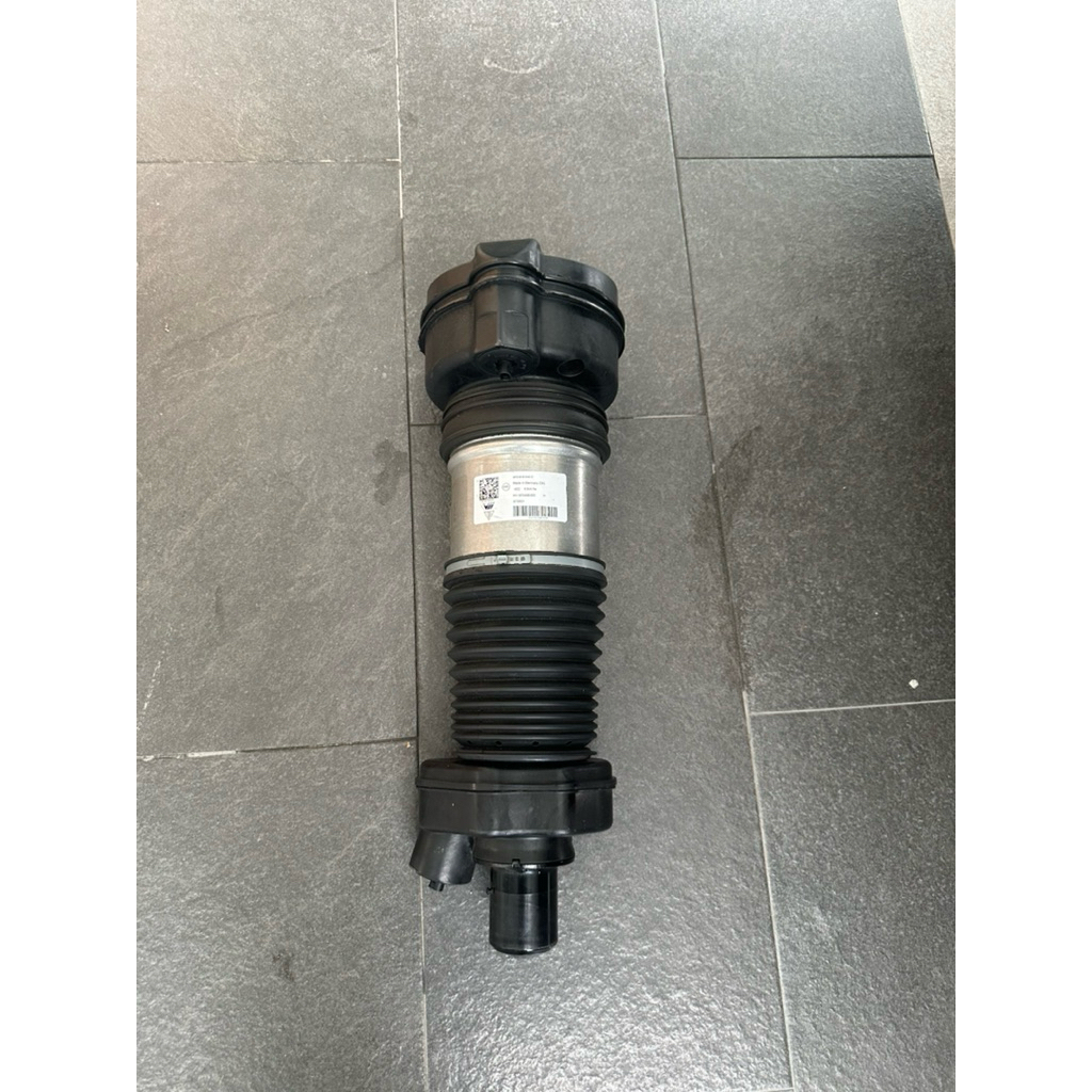 โช้คถุงลมหน้า PORSCHE CAYENNE  9Y0 ของแท้ติดรถด้านขวา รับประกัน 6เดือน พร้อมส่ง!
