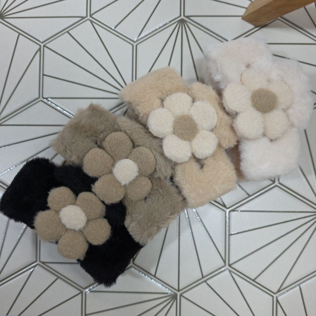 พร้อมส่ง กิ๊ฟหนีบผม ขนตุ๊กตา นุ่มนิ่ม ขนาด 4-5 นิ้ว [10-12 cm]