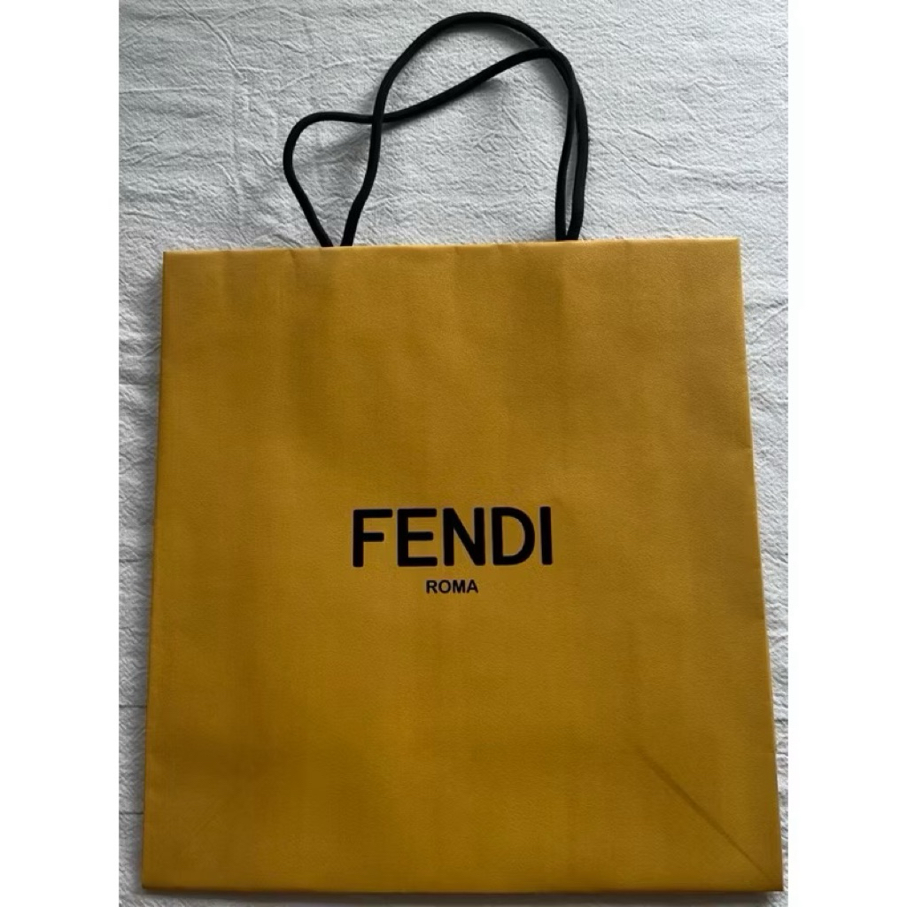 ถุงกระดาษ                                                         fendi
