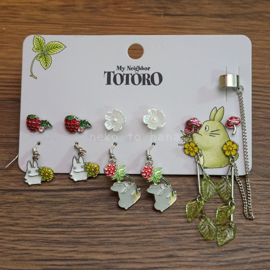 ลิขสิทธิ์แท้จากอเมริกา เซ็ตตุ้มหูโทโทโร่ 6 คู่ My Neighbor Totoro Strawberry Totoro Cuff Earring Set Studio Ghibli