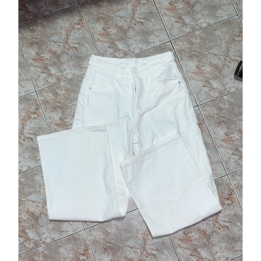 กางเกงยีนส์ promthong เอวสูงแต่งกระดุมเอว มือสอง PTJ30351