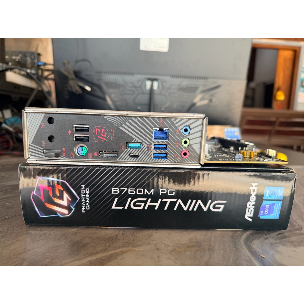ขาย I7-14700F 20C 28T + ASROCK B760M PG LIGHTNING (DDR5) (1700)