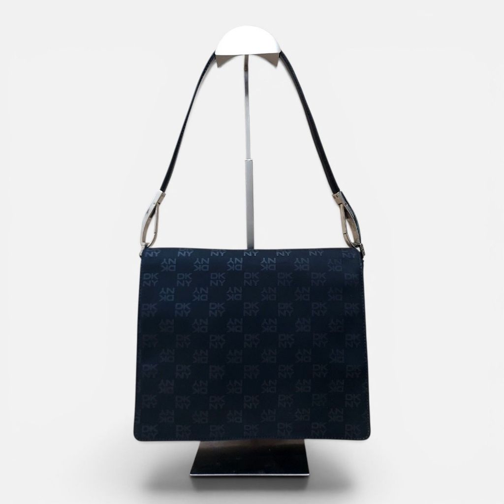 Vintage DKNY black nylon shoulder bag กระเป๋าคล้องไหล่ กระเป๋าสะพายข้าง แบรนด์แท้ ของแท้