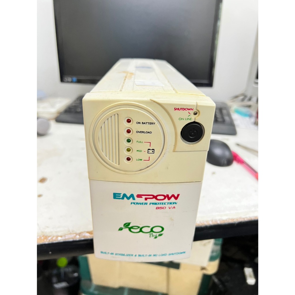 เครื่องสำรองไฟ (UPS) ยี่ห้อ EMPOW รุ่น Power Protection ขนาด 850 VA มือสอง