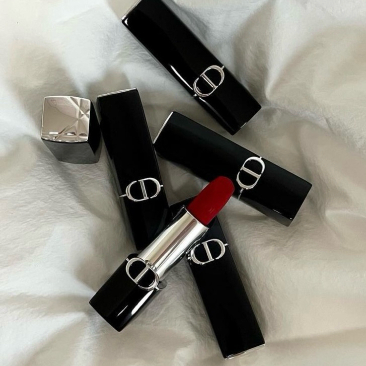 ของแท้ ส่งไวทันใจวันนี้💖 Dior Rouge Lipstick Velvet 3.5g สัมผัสเบาสบาย สีสดชัด เข้มข้น ให้ลุคสวยหรู #100 #217 #772