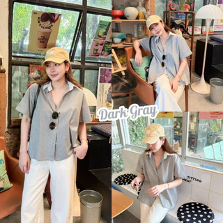 MELLOW STRIPED SHIRT เสื้อเชิ้ตแขนสั้นทรงโอเวอร์ไซส์ ดีเทลแต่งคอปกขาว ผ้าคอตตอนทอเนื้อนิ่ม ใส่สบาย