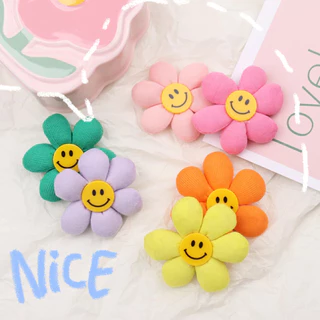 ดอกไม้ตกแต่งกระเป๋า ดอกไม้ติดกระเป๋า เข็มกลัดดอกไม้สีสดใส ติดกระเป๋า นุ่มนิ่ม ของขวัญ นุ่มนิ่ม ลายการ์ตูนน่ารัก หลากสี