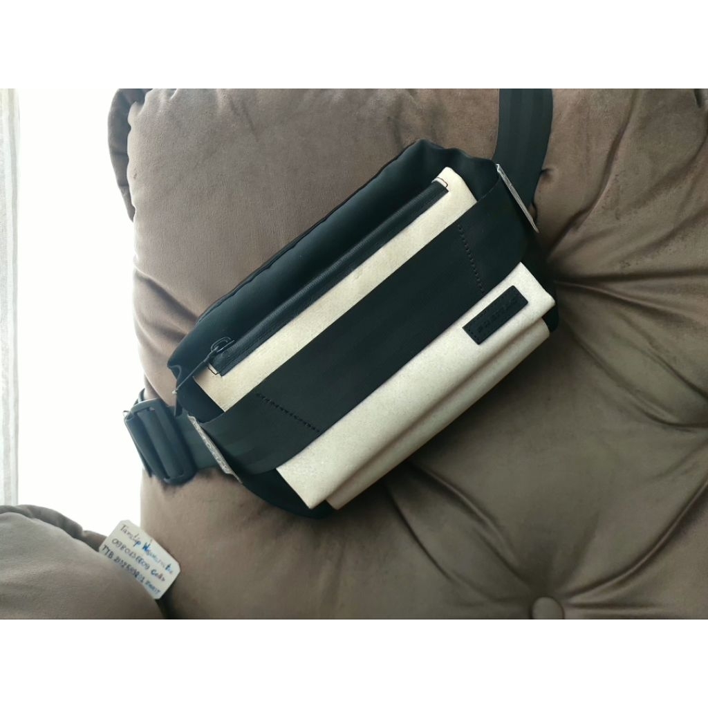 Freitag Dixon สีเทาครีม