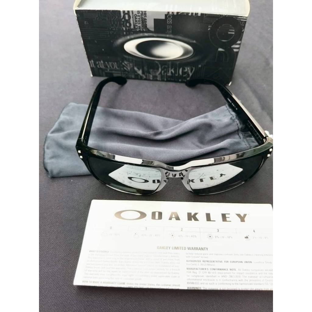 แว่น oakley polarized ขายตามสภาพ ของแท้ มีกล่อง คู่มือ ถุงแว่นแท้