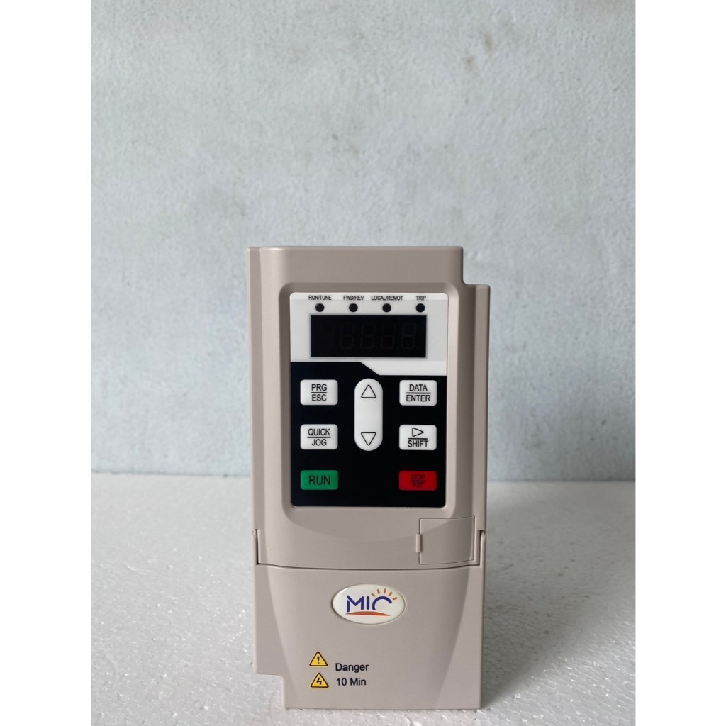 อินเวอร์เตอร์โซล่าปั๊ม 1HP SOLAR PUMP INVERTER ปั๊มน้ำโซล่าเซลล์ ติดตั้งง่ายใช้งานได้กับแผงโซล่าเซลล