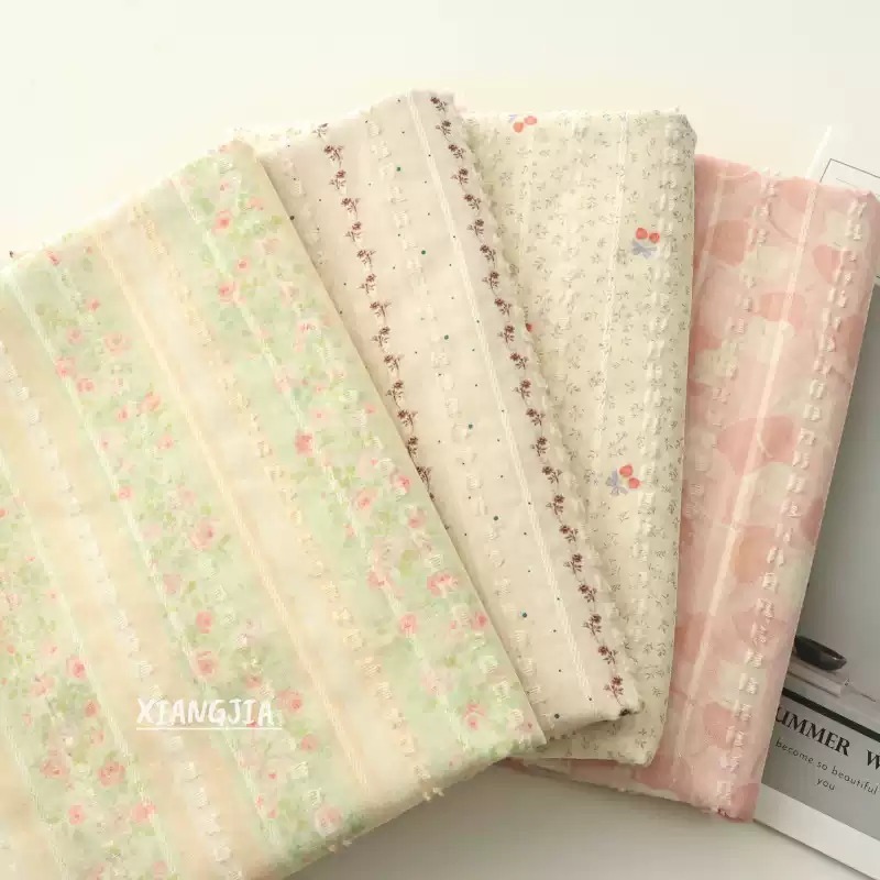 Preorder-ผ้าคอตตอนJacquard(ทอลายในเนื้อผ้า) คอตตอน100% หน้ากว้าง 145ซม. ผ้าเมตรนำเข้า