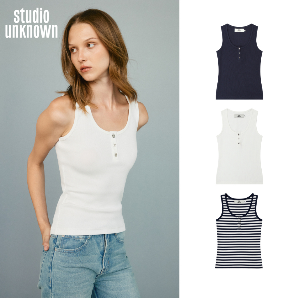STUDIO UNKNOWN - SSS01 Maddy Tank Top เสื้อกล้ามทรงตรงตกแต่งกระดุมโลโก้ด้านหน้า