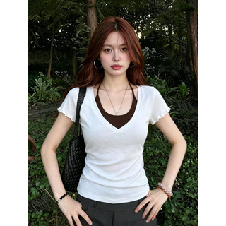 Beryl เสื้อยืดแขนสั้นผู้หญิง แบบสองชิ้นปลอม คอวี สายคล้องคอ ทรงรัดเอวผอม ดีไซน์สีตัดกันวินเทจ สไตล์เกาหลี