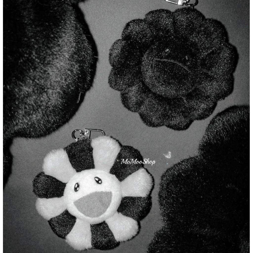 (✨️แท้💯shop🇯🇵/พร้อมส่ง🌈) NEW‼️Murakami พวงกุญแจดอกไม้ดำล้วน🖤 // เทาดำ🩶🖤 คูลๆ