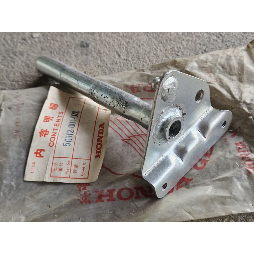 แกนขาตั้งคู่ แท้ใหม่ ญี่ปุ่น Honda Super Cub C100 C102 C105 C105T