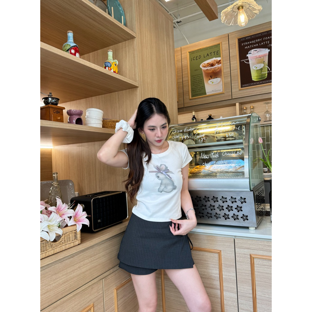 Bunny Ribbon Baby Tee —- เสื้อครอปลายกระต่าย แถมยางรัดผมสุดน่ารัก (พร้อมส่ง)