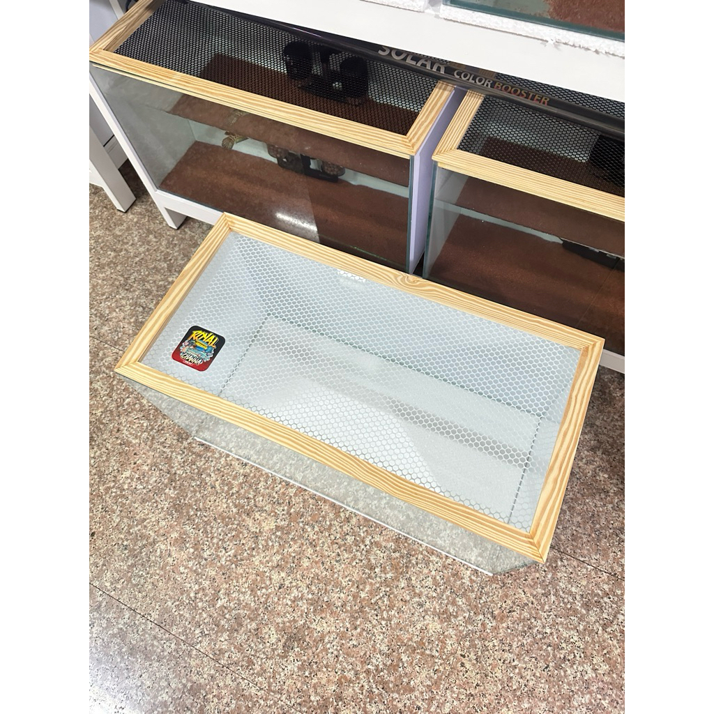ฝาตู้ปลา2ชั้น ขนาด 24“*12” แบบไม่มีขอบกระจกด้านข้าง มีไม้ล๊อคด้านใน