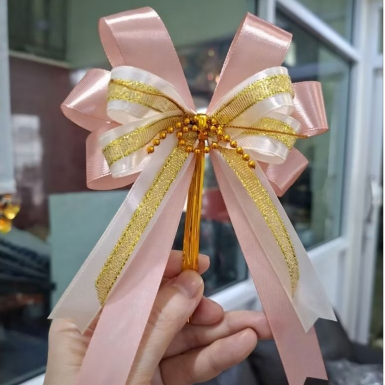 โบว์สำเร็จรูป💥สีชมพูนู้ดขาว📌สินค้าพร้อมส่ง📌 ใช้ติดกล่องของขวัญกระเช้าของขวัญ วันปีใหม่ วันคริสต์มาส งานทำมือทุกชิ้น💥