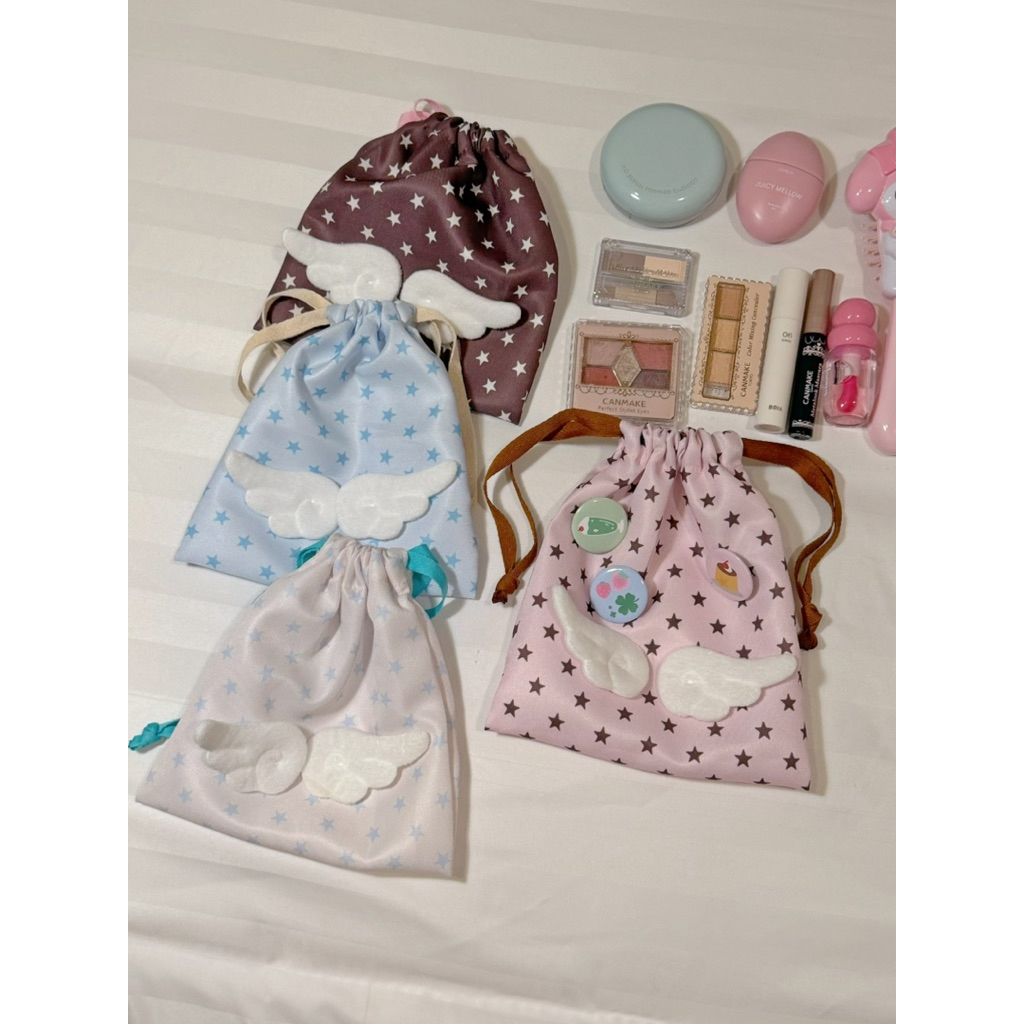 carryme -พร้อมส่ง🪽กระเป๋าหูรูดใบเล็กจิ๋ว กระเป๋าเครื่องสำอางค์ เครื่องเขียน ลายดาวมีปีกนางฟ้า น่ารัก