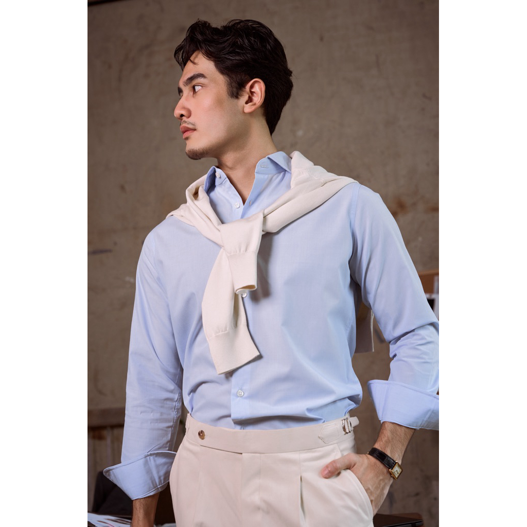 [Code20%ทัก] The Windsor เสื้อเชิ้ตผู้ชาย สีฟ้าอ่อน Light Blue | คอปก Italian Cutaway | ผ้ายับยาก (Wrinkle Free)