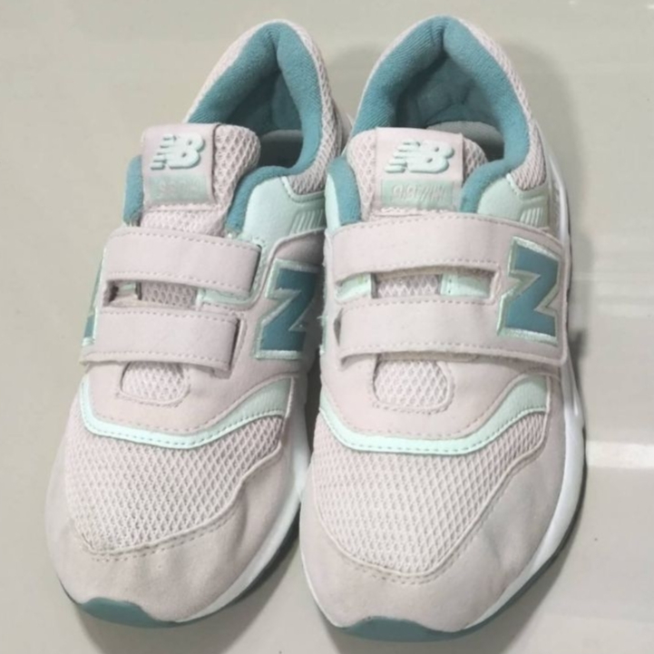 New Balance รุ่น997H แท้💯 หนังกลับ สีชมพูอ่อน SIZE 21CM  สภาพ85%