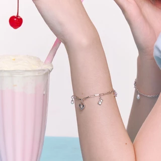 Petite Baby Darling Bracelet สร้อยข้อมือประดับชาร์ม