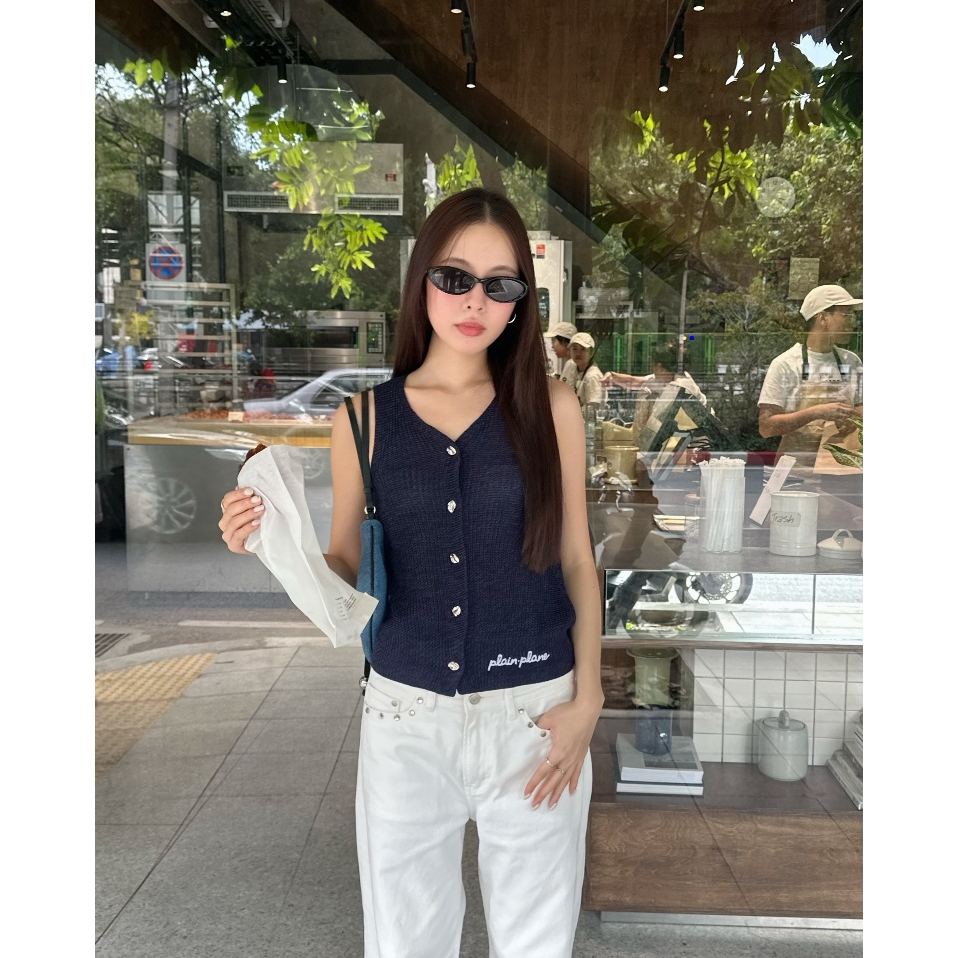 PlainandPlane Lady Knitted Vest เสื้อกั๊กไหมพรม