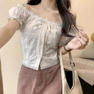 สินค้าพร้อมส่ง บลูซลูกไม้ตัดแต่งน่ารักสำหรับผู้หญิง เสื้อแขนสั้นพัฟแขนฤดูร้อน เสื้อหวาน หรูหรา ใช้ได้หลากหลาย LG315