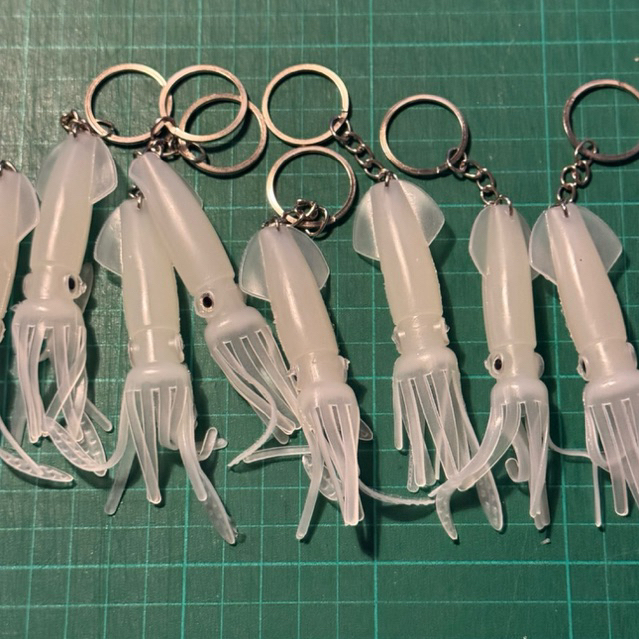 พร้อมส่งจากไทย 🇹🇭 | พวงกุญแจปลาหมึก | octopus keychain 🦑✨ เรืองแสงได้