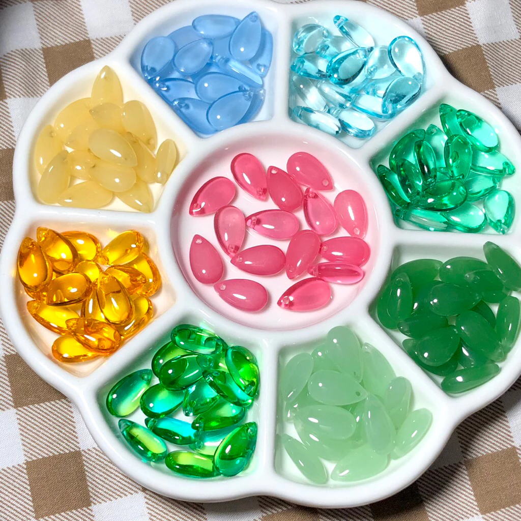 ลูกปัดแก้วทรงหยดน้ำ 15ชิ้น พร้อมส่งจากไทย